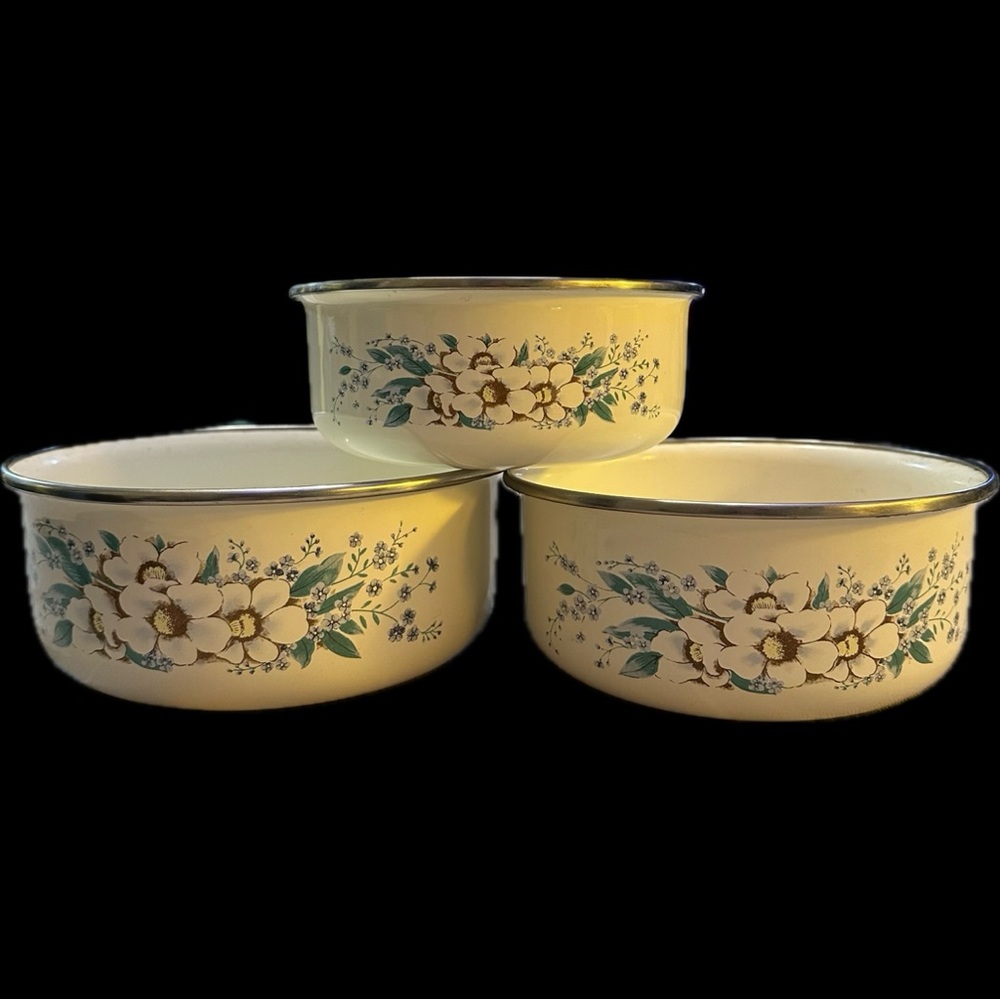 Vintage Floral Enamel Nesting bowls